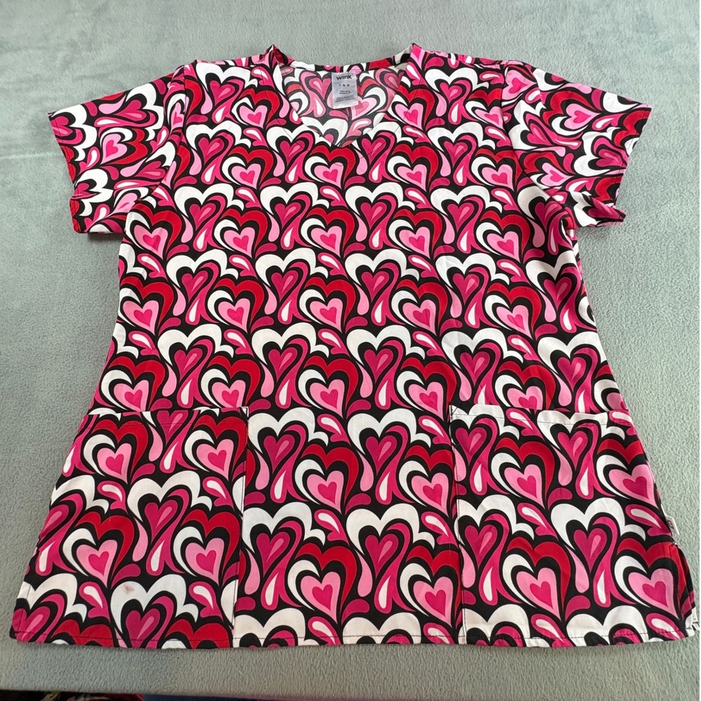 Wink Scrub Top Womens Large Pink‎ Red Heart Print V-Neck Medical Uniform 6147